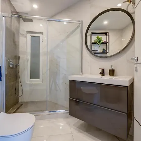 アパート Modern 1br Location グジラ