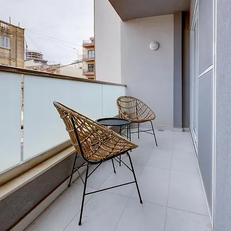 Modern 1br Location