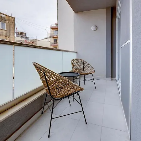 Modern 1br Location